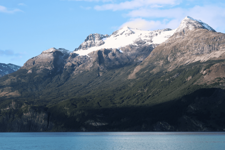 Puerto Natales : navigation vers les glaciers Balmaceda et SerranoPuerto Natales : Navigation vers les glaciers Balmaceda et Serrano