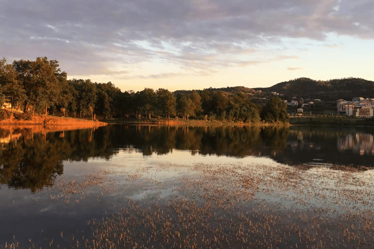 Qigong: O poder do movimento e da energia junto ao lago de Tirana