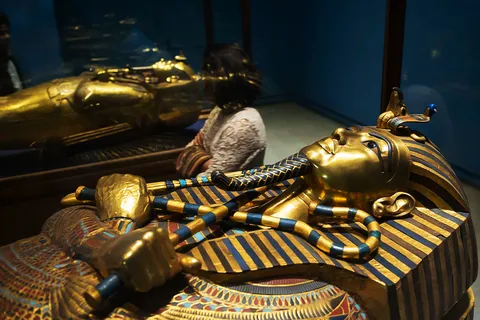 2 Days Cairo Tours to Pyramids, Museum, Old Cairo and Bazaar