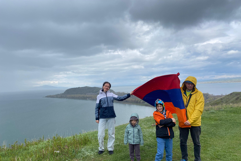 Yerevan: 2-Day Waterfalls and Nature Tour