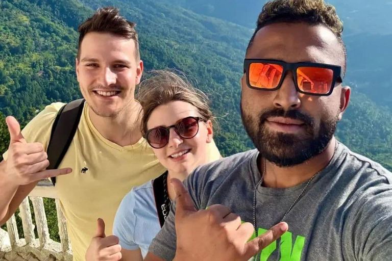 康提：兰博达瀑布和普纳瀑布，以及安布鲁瓦瓦天空塔日落康提：兰博达瀑布和普纳瀑布，以及安布卢瓦瓦天空塔日落之旅