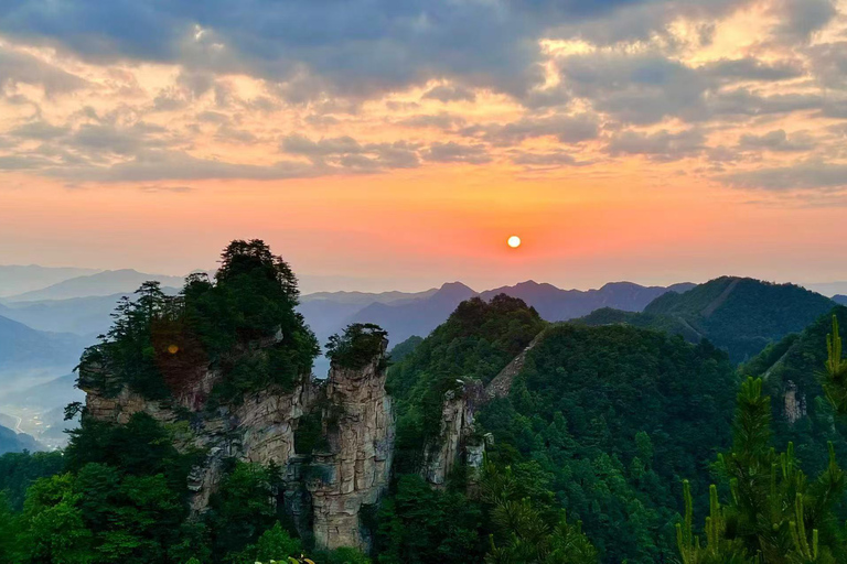Zhangjiajie: Sunrise experience with Pickup and Hotel Stay