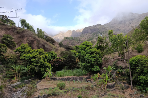 Santiago Island Highlights: The Wild North and Tarrafal Santiago Island Highlights: The Wild North and Tarrafal (English tour guide)