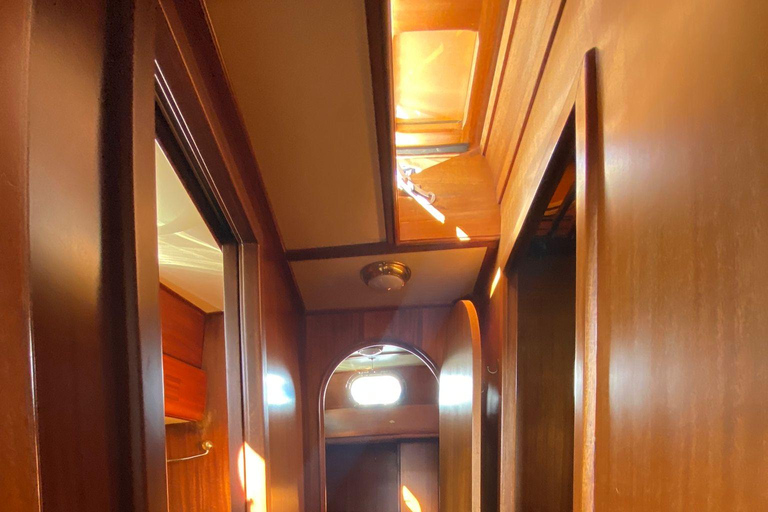 TAVOLARA TOUR WITH 15 METERS VINTAGE SAILBOAT WITH APERITIF