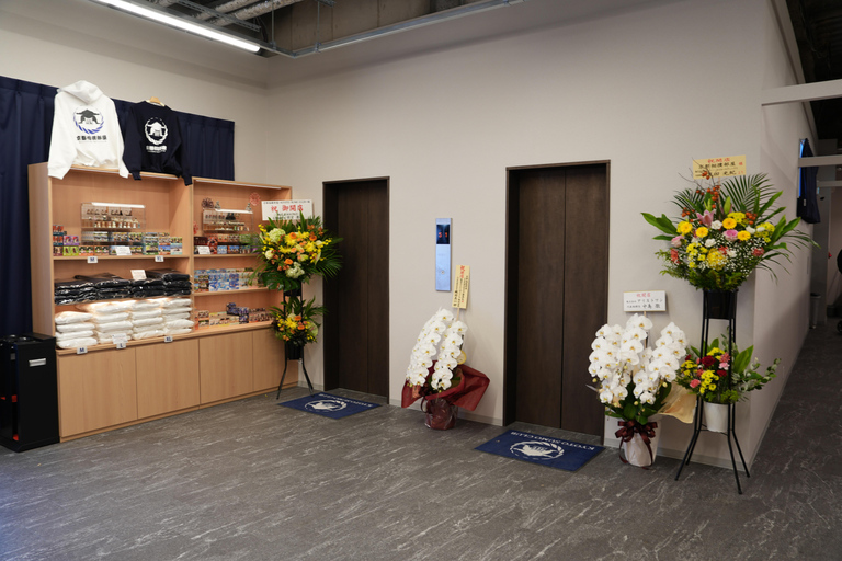 Kyoto: Sumo Show Experience with Chicken Hot Pot & Souvenir VIP Front-Row Seating