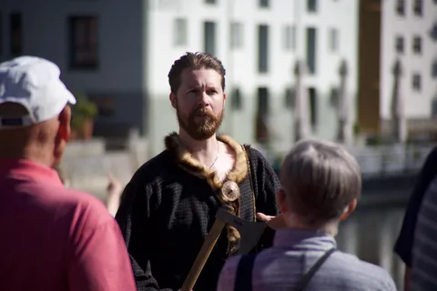 Alesund: Viking Tour with Ship Experience and Tasting