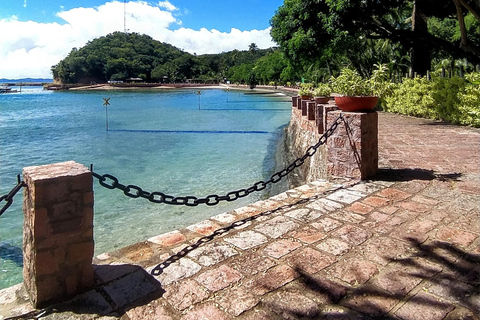 Salvador: Private Boat Tour at Frades Island