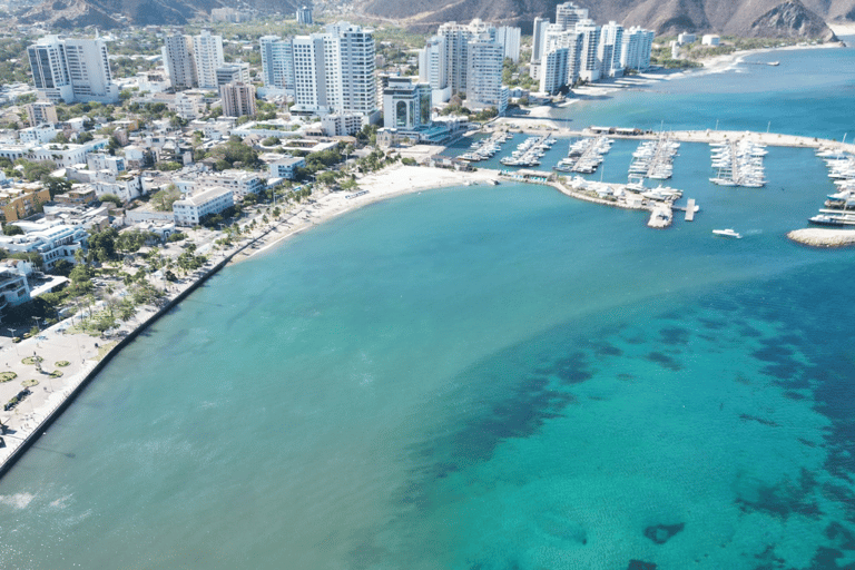 SANTA MARTA: BAY TOUR IN SPORT BOAT WITH OPEN BAR - 8 TO 10PM