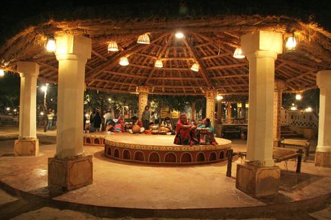 Jaipur: Visita cultural nocturna y cena en Chokhi Dhani