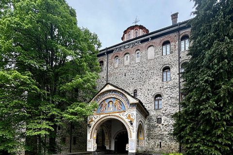 Rilaklooster,KLEINE GROEP,Grot Rilska,Stoby Van SOFIASOFIA -Rilaklooster, stobbenpiramides&amp;grot St.Ivan Rilski.