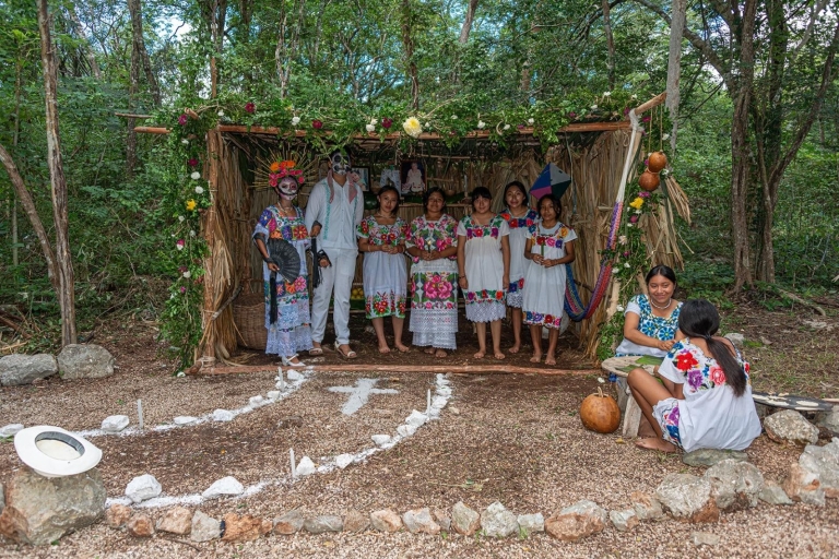 Chichén Itzá: tour del cenote Hubiku y ValladolidTour en inglés y español desde Cancún o Playa del Carmen