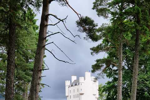 From Aberdeen: Balmoral Estate & Royal Deeside Tour