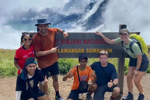 mont rinjani 3D/2N sommet, lac, source d'eau chaude et bord du cratère