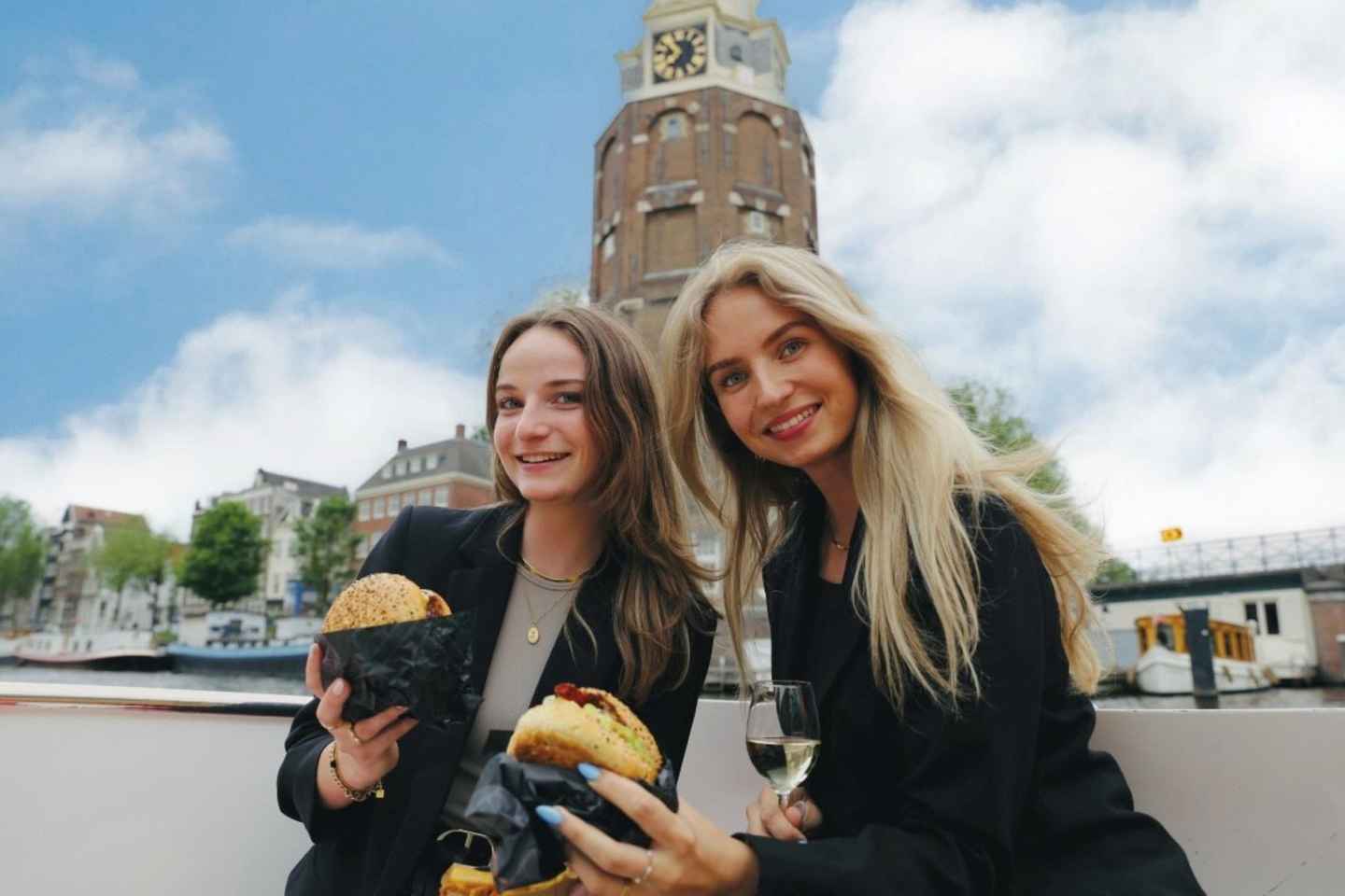 Amsterdam canal cruise with culinary burger or cheese & wine