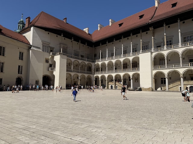 Krakow: Wawel Castle, Cathedral, Salt Mine, and Lunch