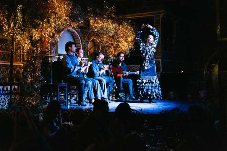 Madrid: Live-Flamenco-Show mit Speisen- & Getränke-Optionen19:00 Uhr - Show und Saisonales Menü