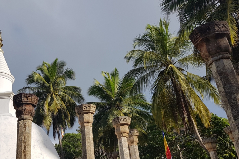 Tuk Tuk tour naar Mihintale in AnuradhapuraMihintale: Tuk Tuk-tour