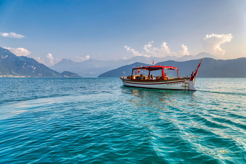 Privéboottocht op het Vierwoudstedenmeer vanuit Luzern