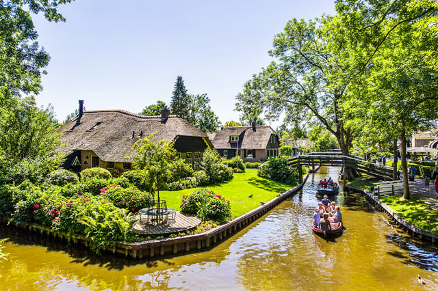 Amsterdam: Escursione di un giorno a Giethoorn con tour in barca