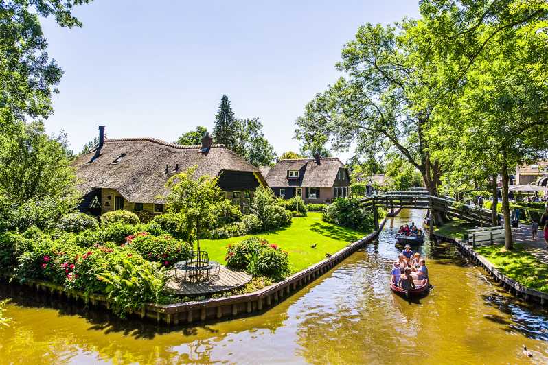 Amsterdam: Giethoorn Day Trip with Boat Tour