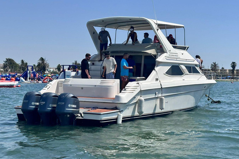 Paracas: Premium trip to the Ballestas Islands on an exclusive double-decker yacht.