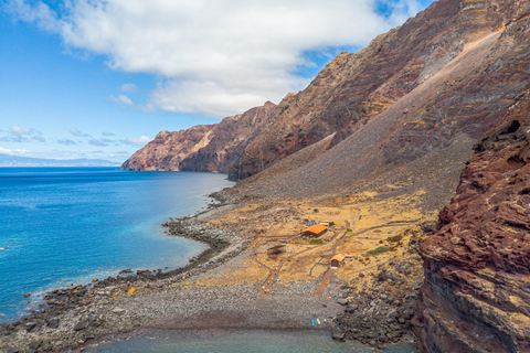 Da Funchal : Escursione in barca di legno all&#039;isola di DesertasTour con servizio di prelievo e rientro in hotel