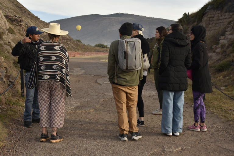 Teotihuacan Pyramids complete without shops or restaurantsFrom CDMX: Teotihuacan Pyramids Day Trip with Entry &amp; Guide