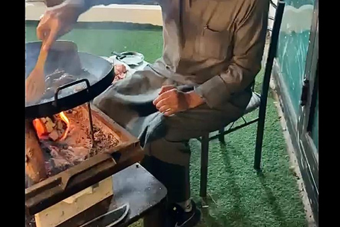 Jeddah or Mecca: Desert cooking class with a local dinner