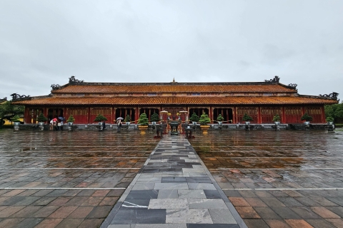 Hue: Visita guiada a la Ciudad Imperial y ProhibidaTour guiado privado: Ciudad Imperial de Hue