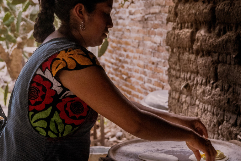 Oaxaca: Authentic Zapotec Cooking: From Market to Table