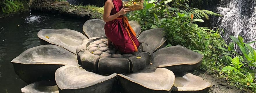 ubud griya beji waterfalls : cérémonie de purification