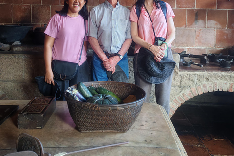 Manila: Intramuros and Chinatown Private Tour with Meal
