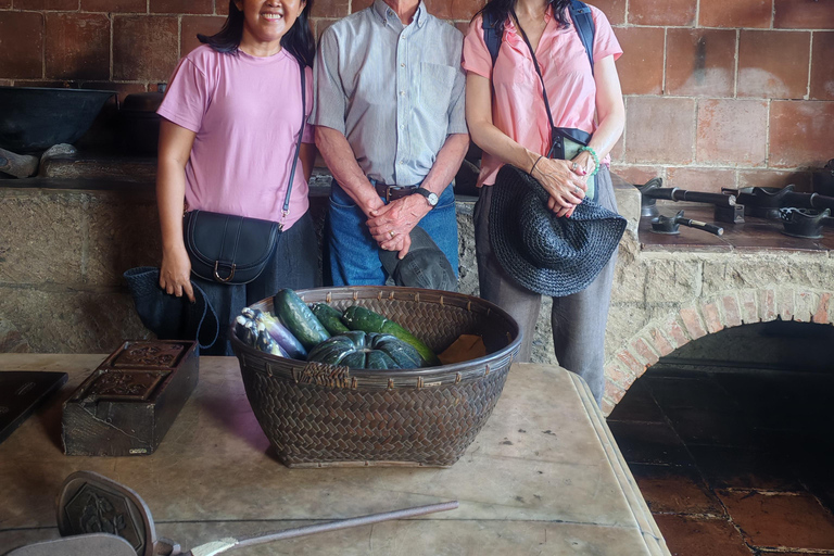 Manila: Intramuros and Chinatown Private Tour with Meal