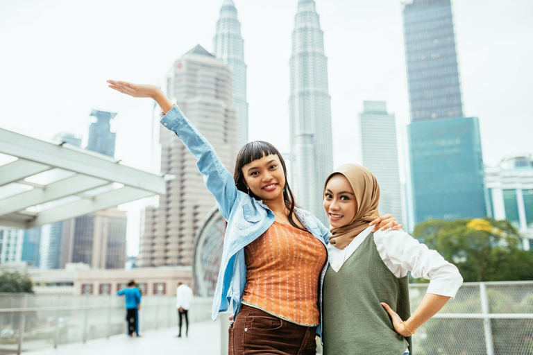 Kuala Lumpur: Petronas Twin Towers & KLCC Park Photoshoot Proposal: 50 photos | 60 mins