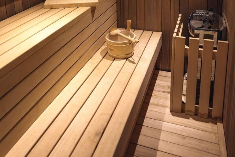 Tirana: Pilates or Yoga Class with Sauna and Snacks