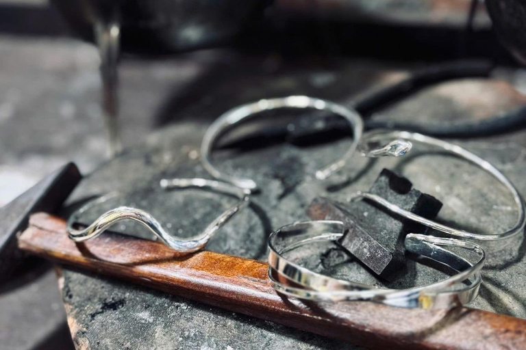 Hoi An: Silver Ring Crafting Workshop with an Artisan
