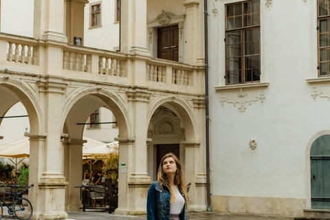 Sessão de fotos particular Caminhada no centro histórico de Graz