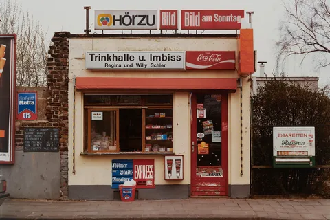 Colonia: "Tata Ronkholz: Mundo en forma - Retrospectiva", exposición