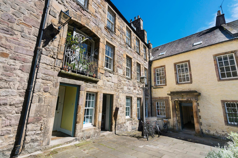 Edinburgh: Movie & TV Locations Tour inc Outlander & One Day