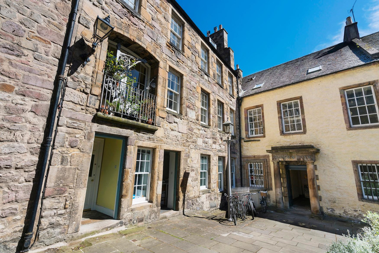 Edinburgh: Movie & TV Locations Tour inc Outlander & One Day