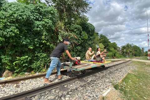 Battambang: Full-Day Tour with Hotel Pickup