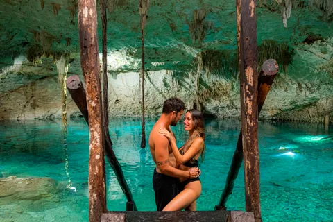 Día Completo Desayuno Flotante, Cenotes y Temazcal en TULUM