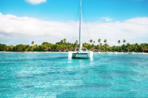 Punta Cana: Katamaranboot zur Insel Saona mit Mittagsbuffet