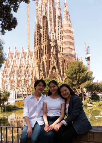 Barcelona - Private Family Photoshoot at Sagrada Familia