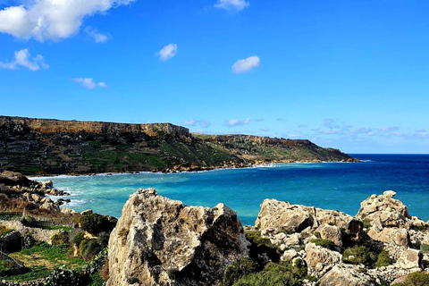 Gozo svelato: Tour guidato di escursionismo con bouldering