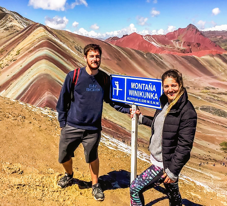 Cuzco: Excursión de un día a la Montaña del Arco Iris y al Valle Rojo (Opcional)