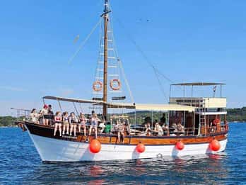 Fažana: Brijuni Islands Cruise with Peacock Island Stop