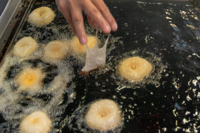 Classic Athens Food Tour with Local Drink & Market Visit Athens: Street Food Tour with Local Guide and 6 Tastings