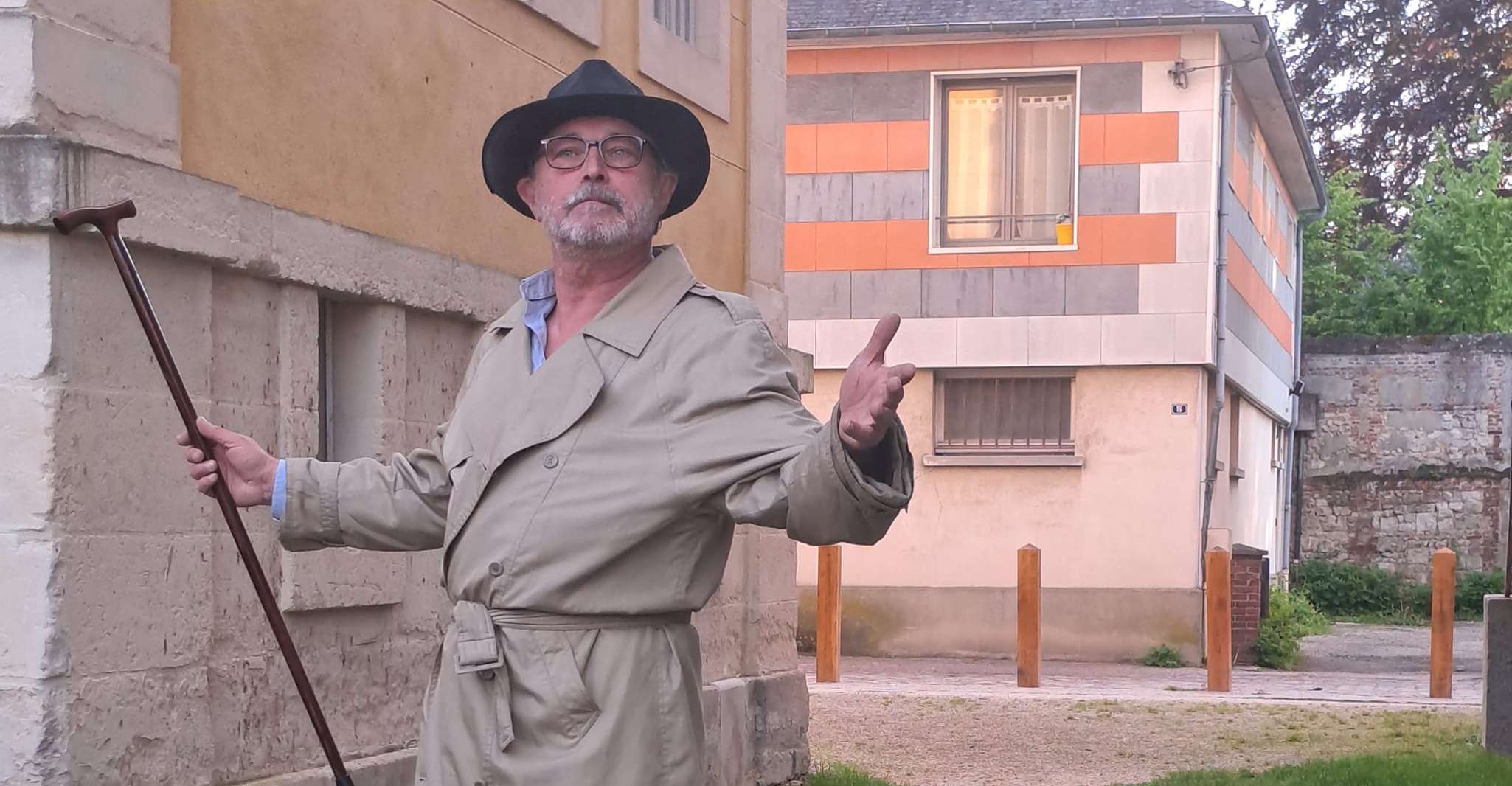 Permission de sortir à Pont-L'Évêque - Housity