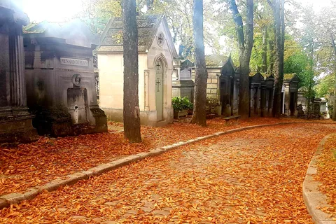 Père Lachaise : Mystère du cimetière avec un comédien